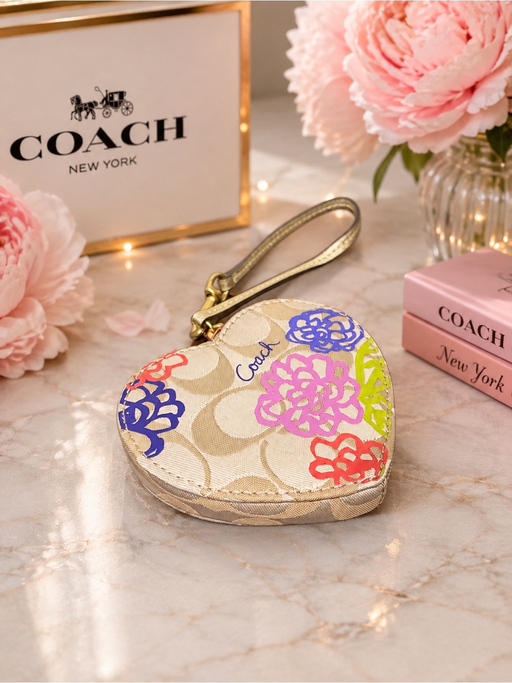 COACH Vintage Y2K Daisy Applique Heart Coin Purse with Key Ring and Wrist Strap - Picture 2 of 7